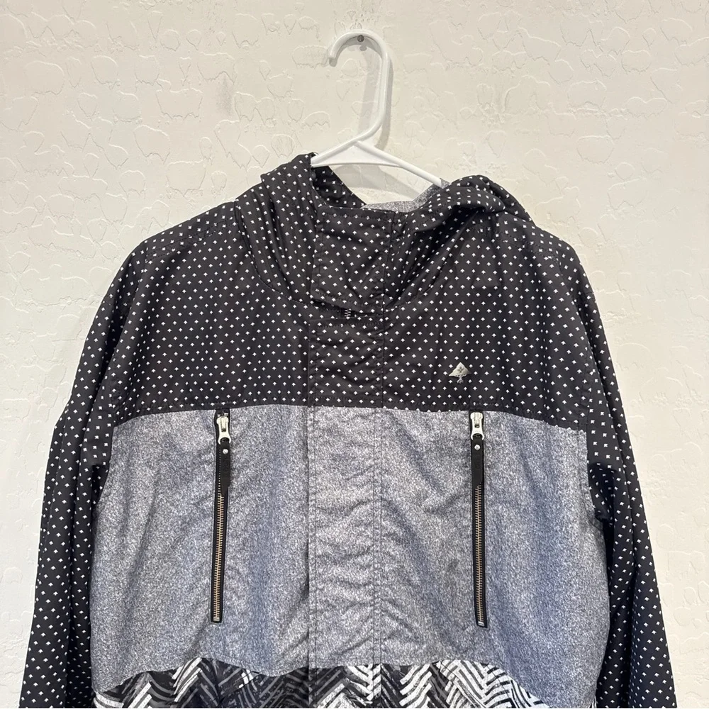 LRG Lifted Research Group Soft Shell Jacket Mens Large Black Gray Windbreaker